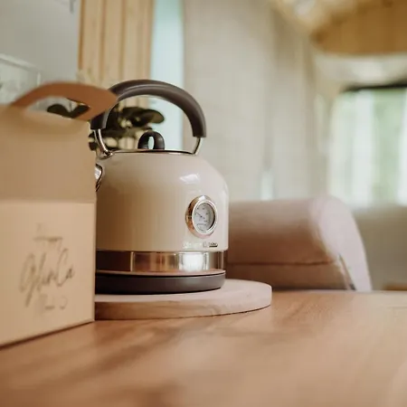 Przystanek Glinca 캠프장 Zelewo