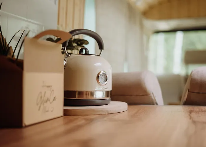 Przystanek Glinca 캠프장 Zelewo